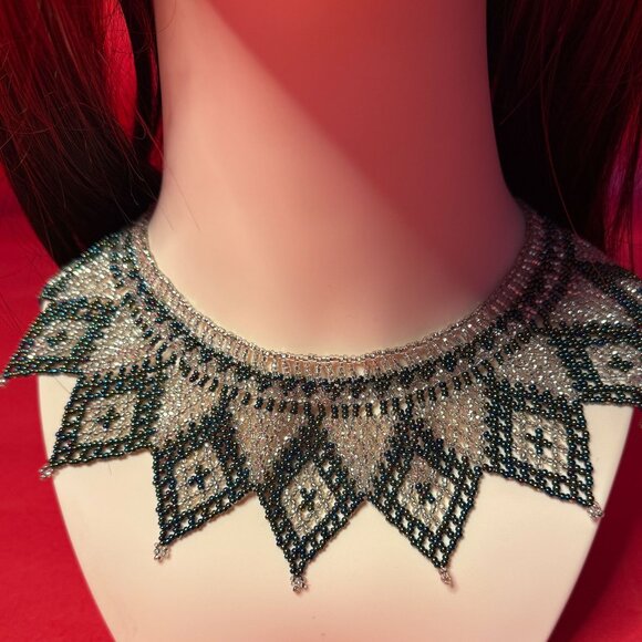 Vintage Hand-Beaded Statement Collar – 1990s Artisanal Style - Picture 8 of 12